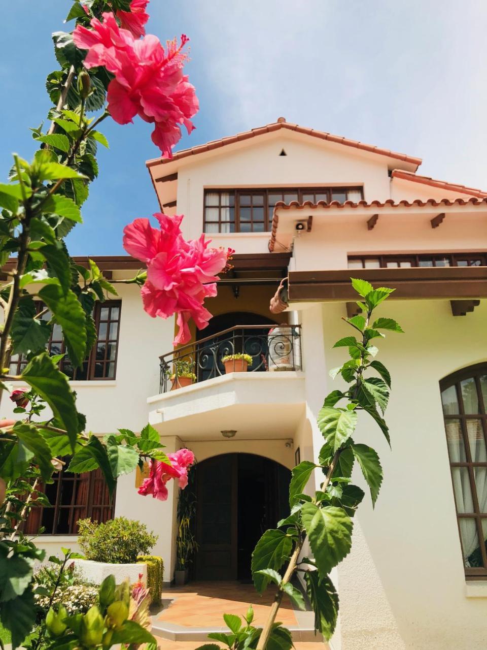 Hotel Boutique La Casa De Margarita コチャバンバ エクステリア 写真